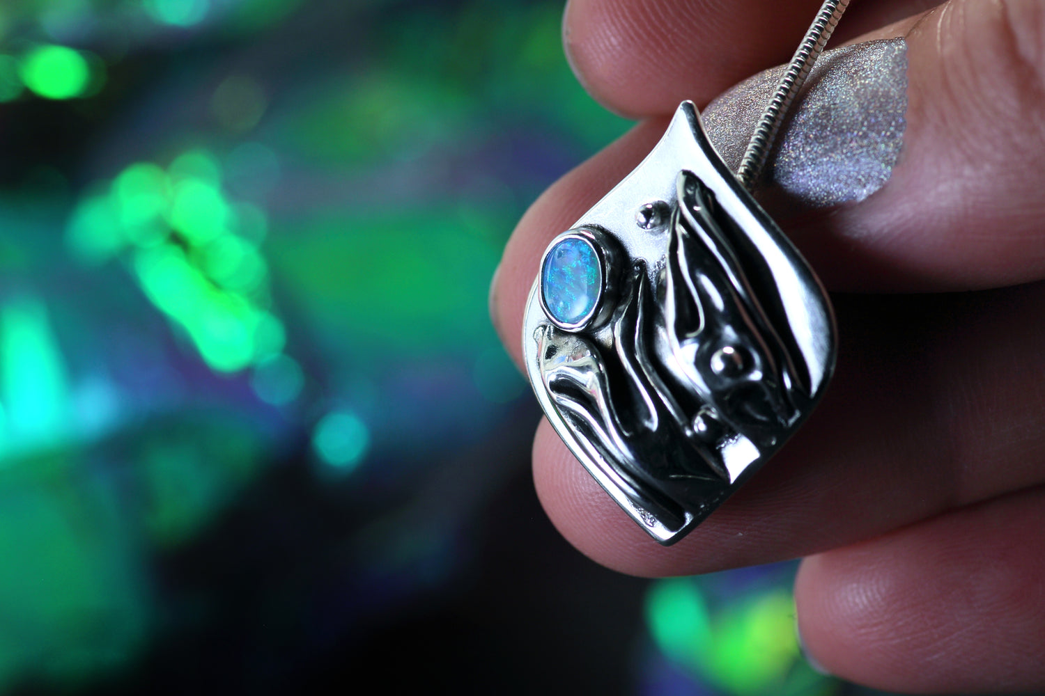 OASIS silver pendant with green-blue Lightning Ridge Opal
