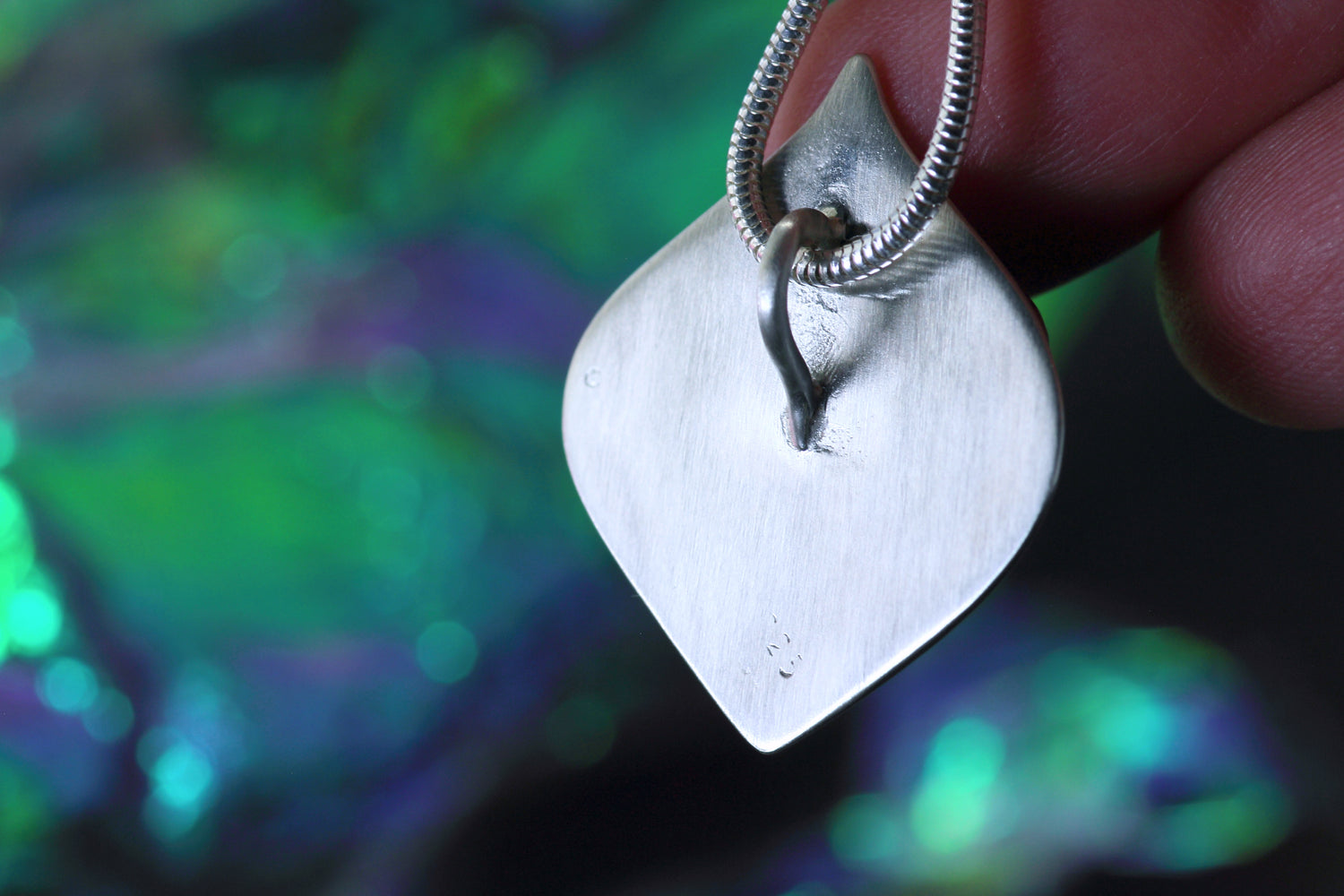OASIS silver pendant with green-blue Lightning Ridge Opal