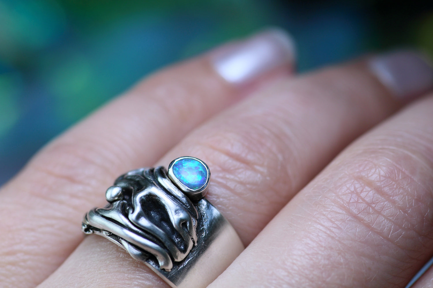 CORAL opal ring made of 925 silver in an artistic design · EU 57