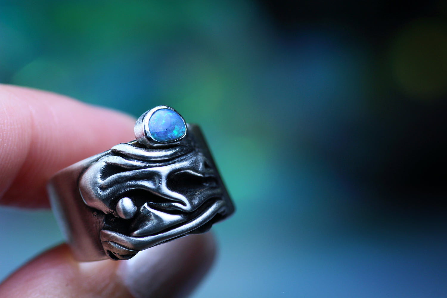 CORAL opal ring made of 925 silver in an artistic design · EU 57