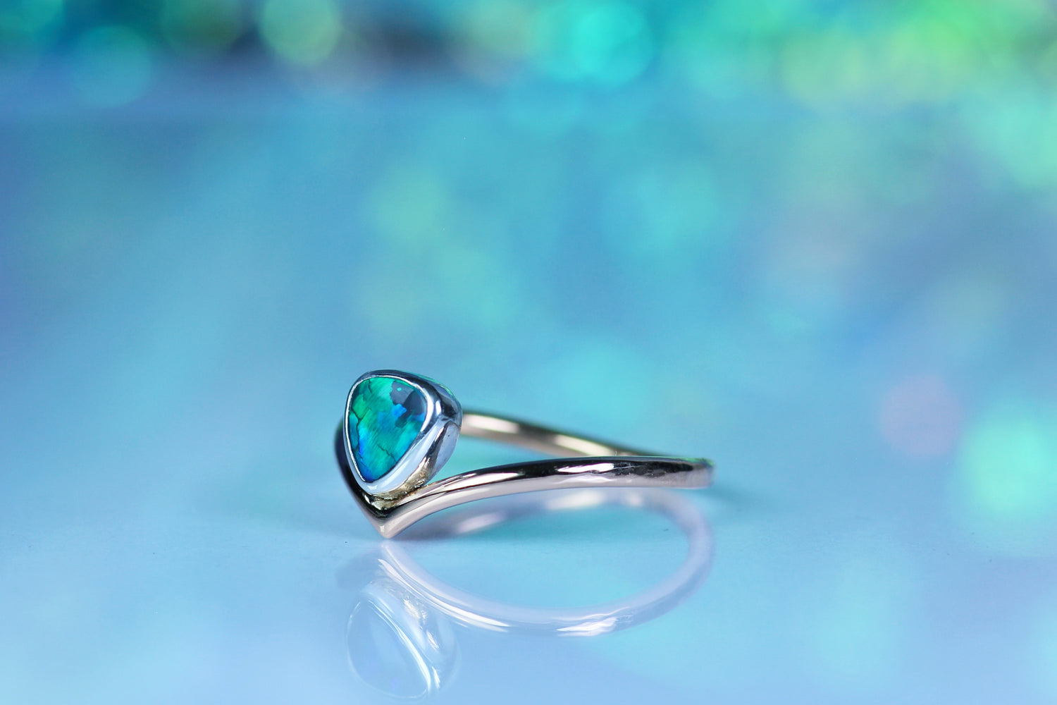 AURORA ETERNA bicolor ring in 18k rose gold with black opal in silver · EU 50 - 51
