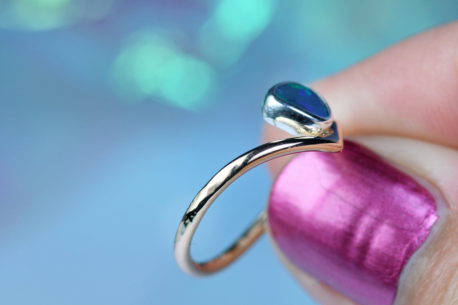 AURORA ETERNA bicolor ring in 18k rose gold with black opal in silver · EU 50 - 51