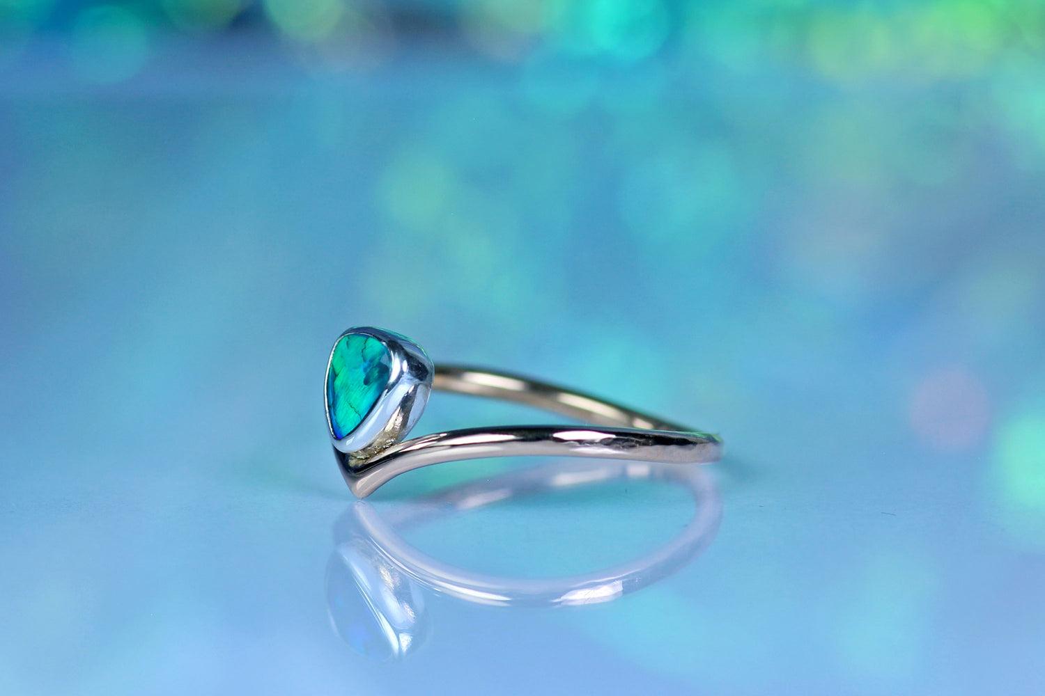 AURORA ETERNA bicolor ring in 18k rose gold with black opal in silver · EU 50 - 51