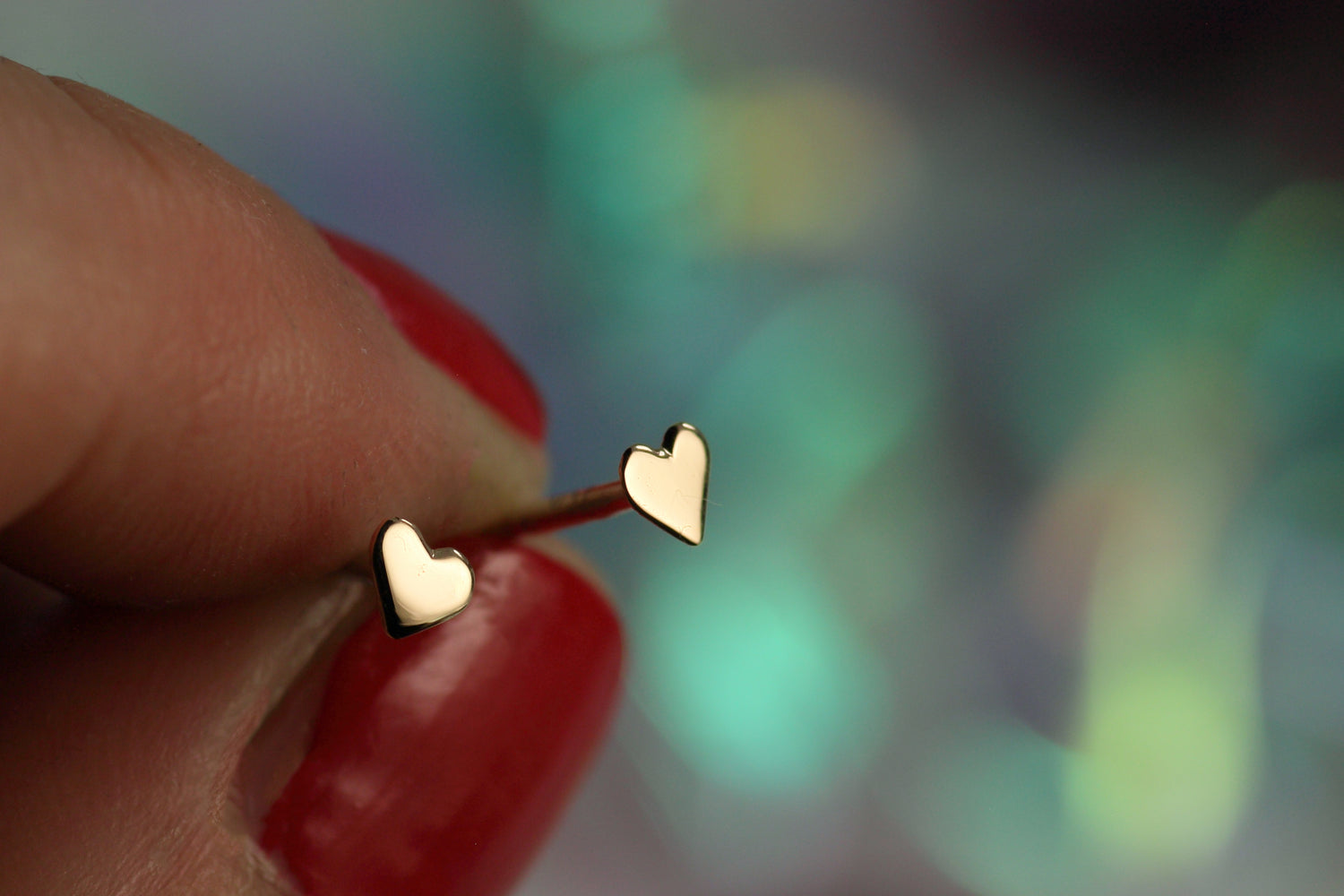 HERZ AUS GOLD Ohrrstecker aus Silber 925 mit 18K Rotgold Herzen – Handgemachte, einzigartige Ohrringe